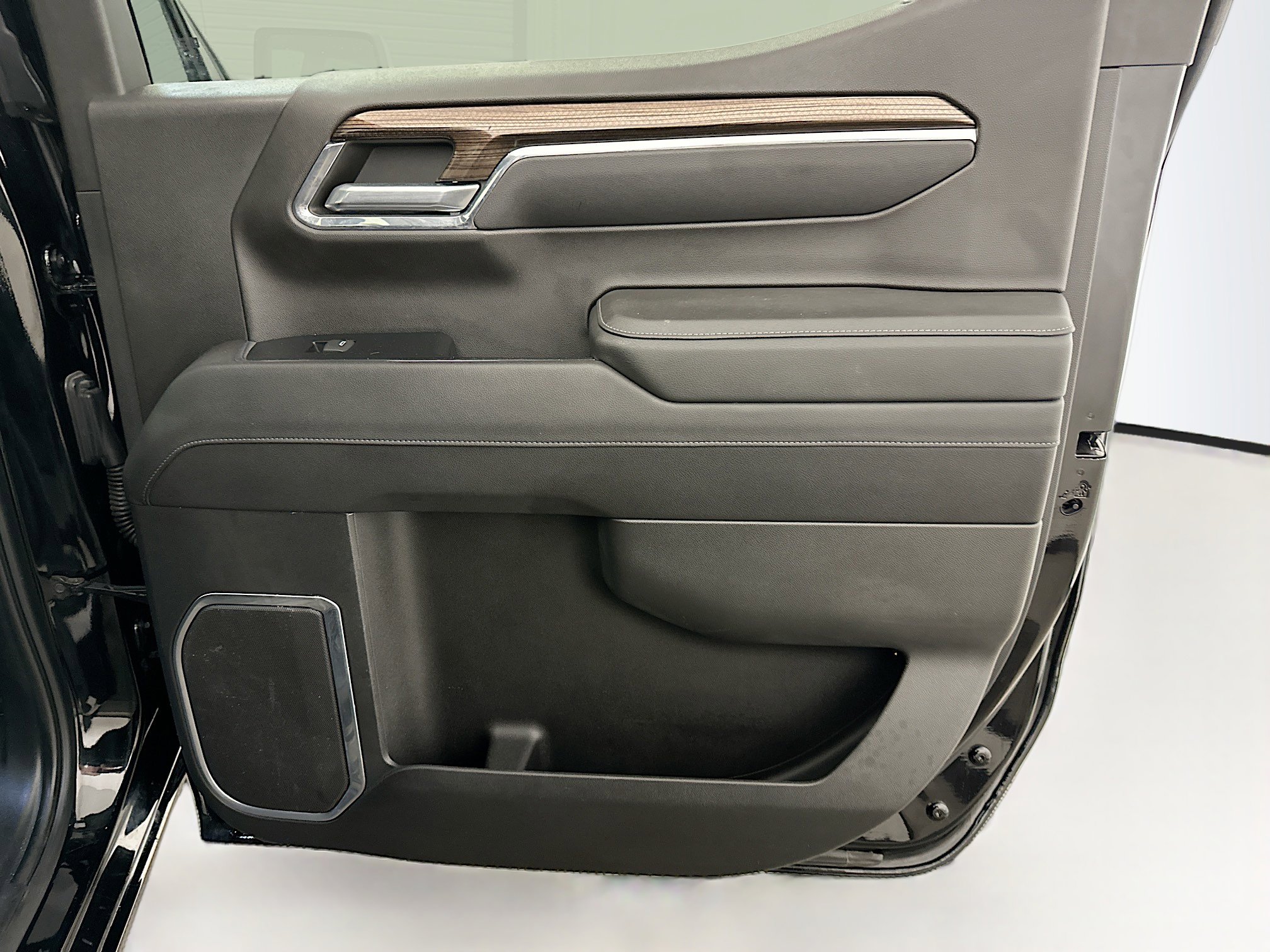 Used 2023 Chevrolet Silverado 1500 LT image 31