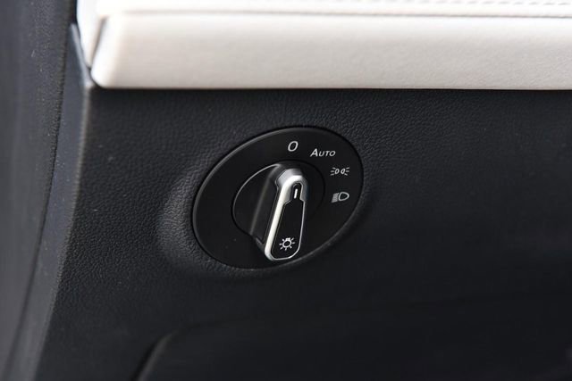 New 2026 Volkswagen Taos SE image 10