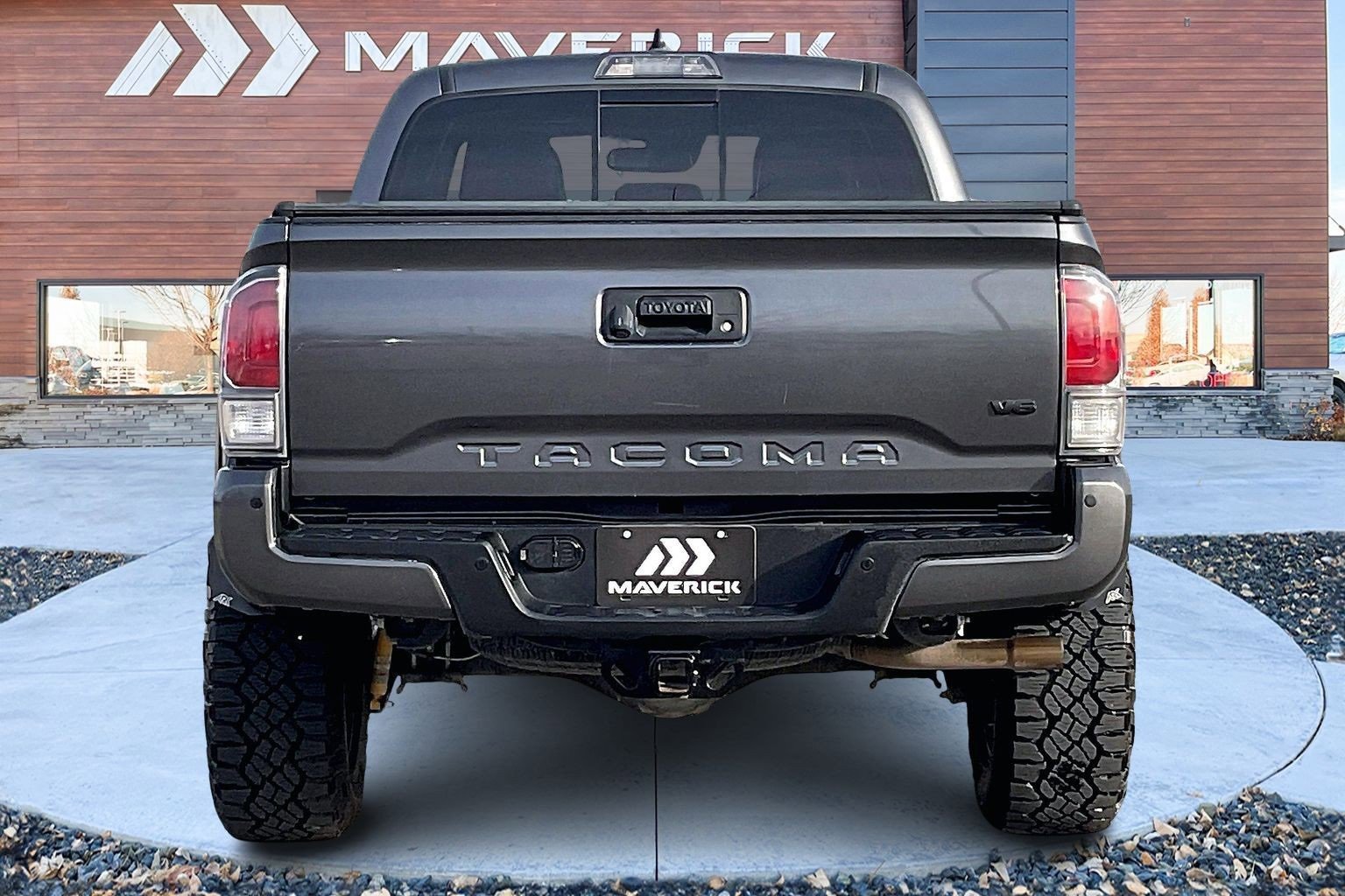 Used 2022 Toyota Tacoma TRD Off-Road image 6