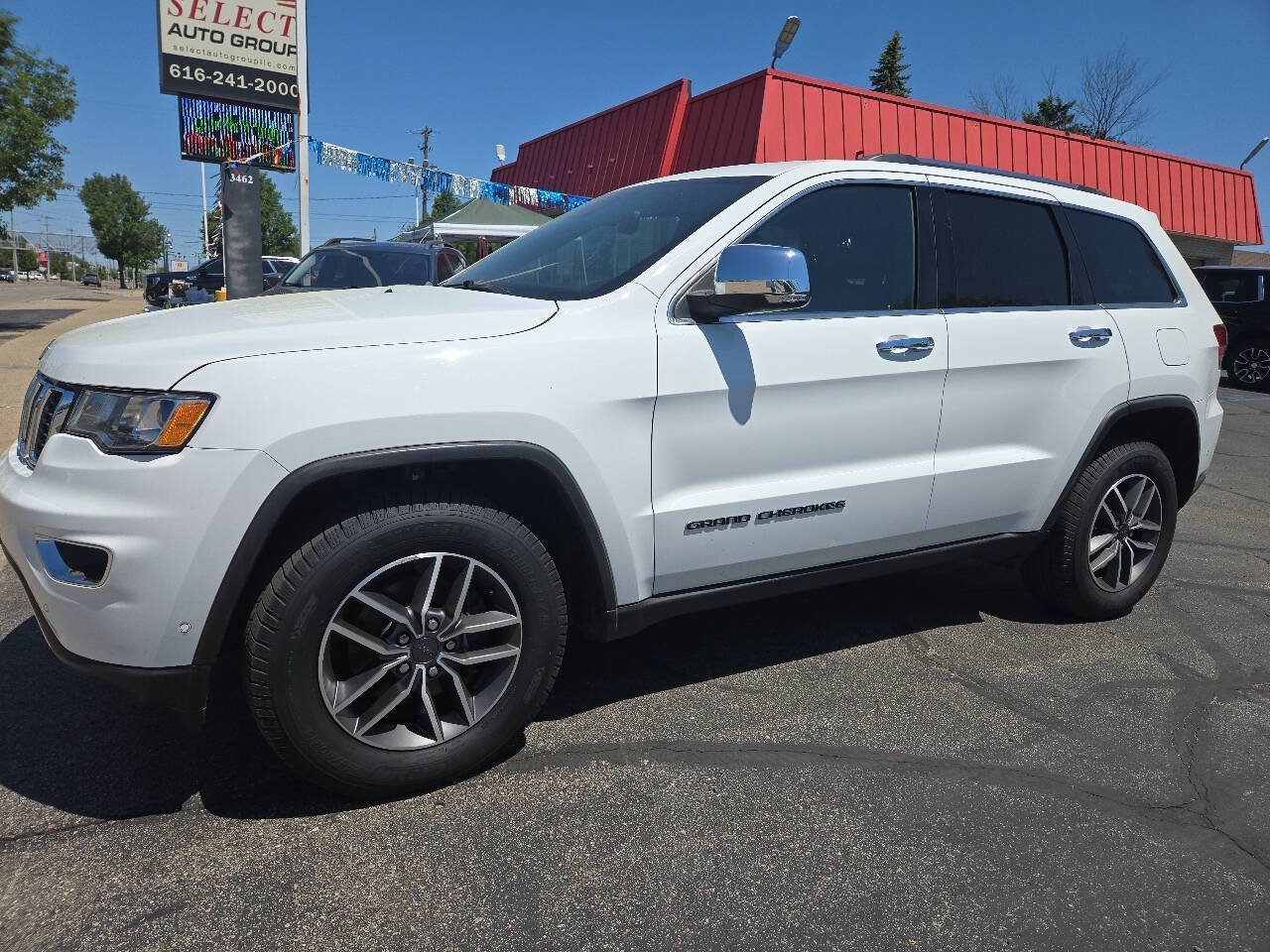 Used 2020 Jeep Grand Cherokee Limited w/ Trailer Tow Group IV AWD/4WD image 2