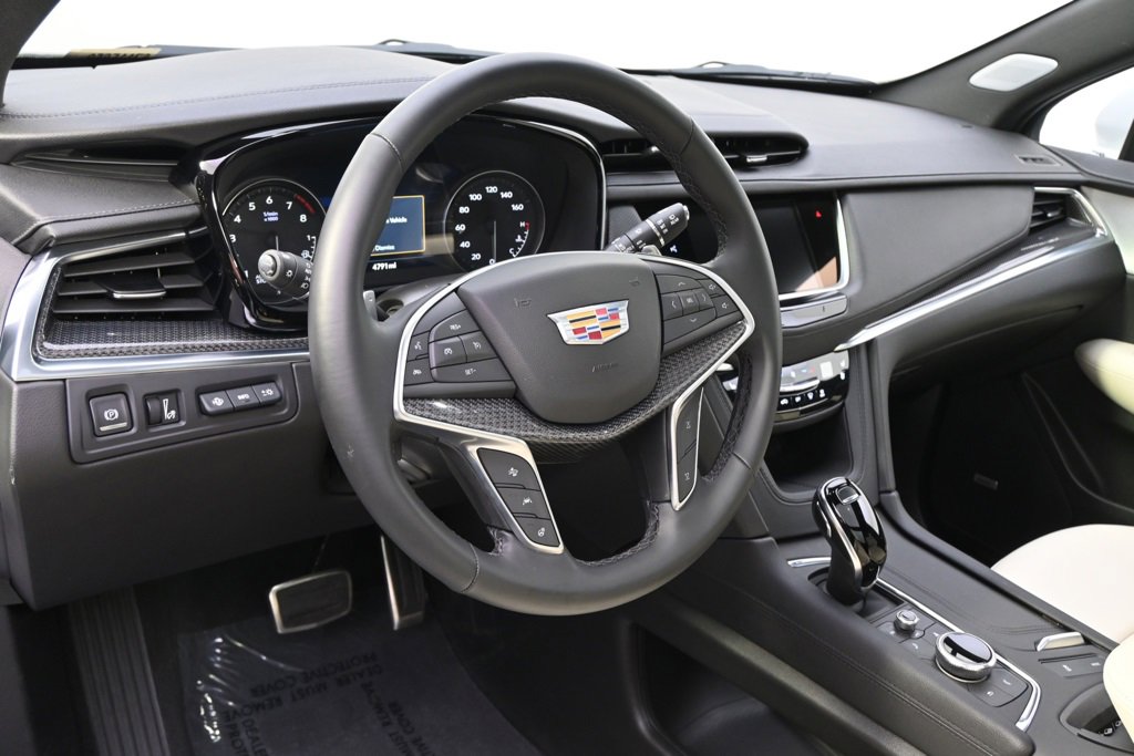 New 2025 Cadillac XT5 Sportv w/ Technology Package image 11