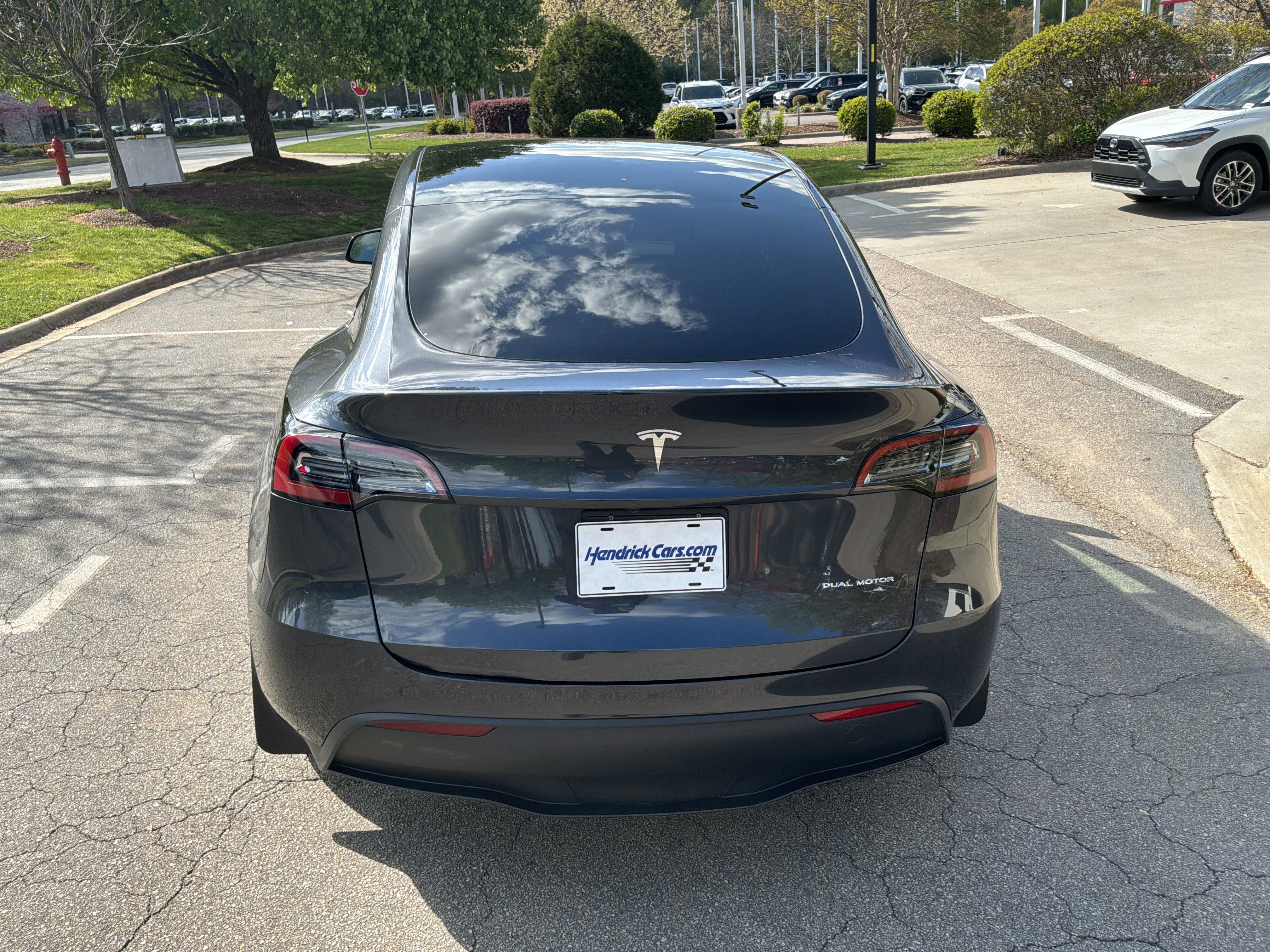 Used 2024 Tesla Model Y Long Range image 11
