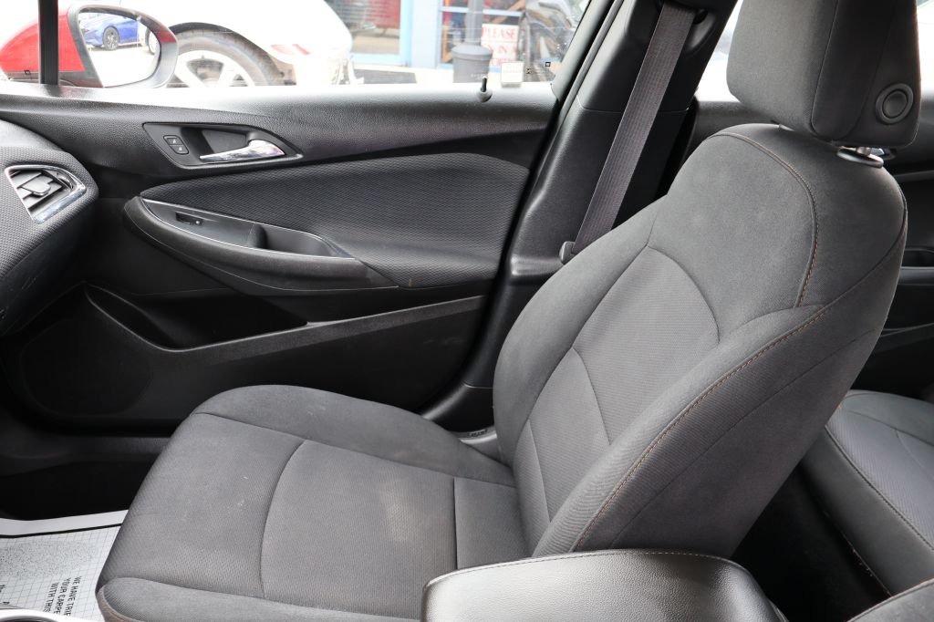 Used 2017 Chevrolet Cruze LS FWD image 33