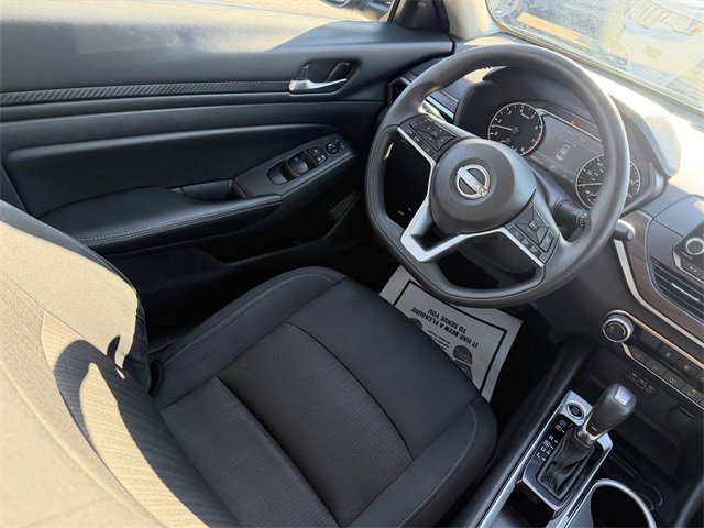 Used 2024 Nissan Altima 2.5 SV image 15