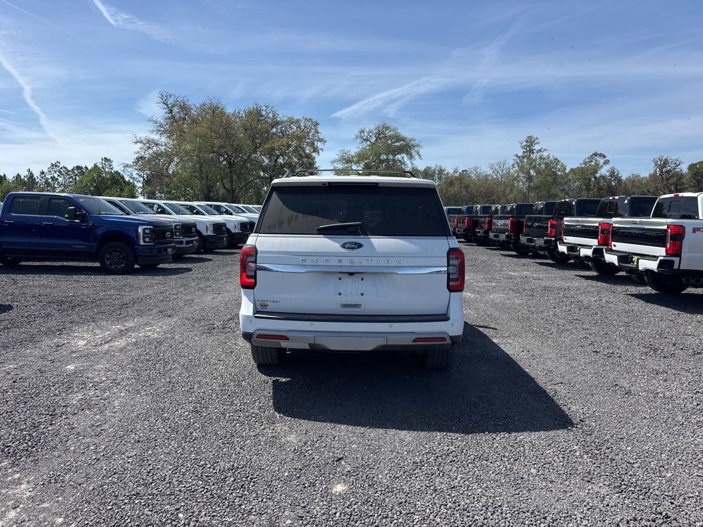 Used 2024 Ford Expedition Limited AWD/4WD image 5