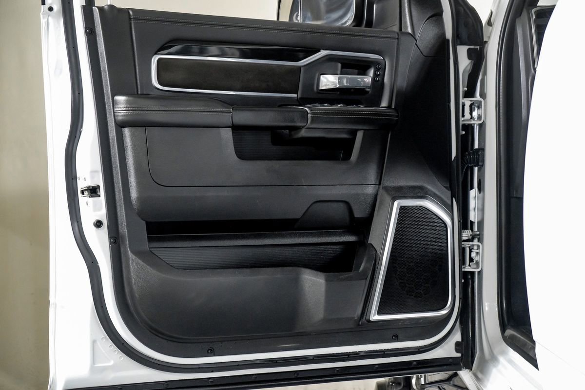 Used 2022 RAM 3500 Laramie w/ Night Edition image 33