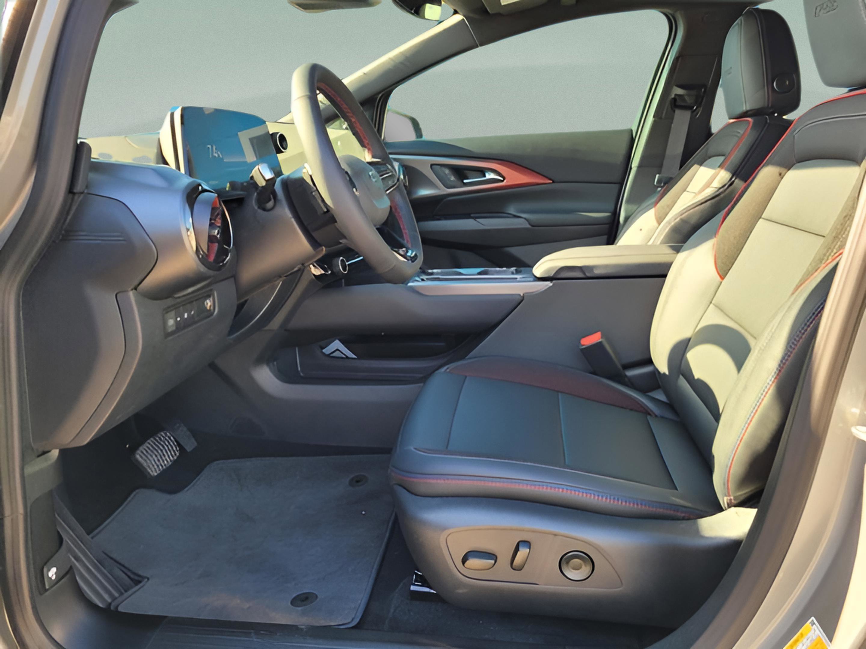 New 2026 Chevrolet Equinox EV RS image 5