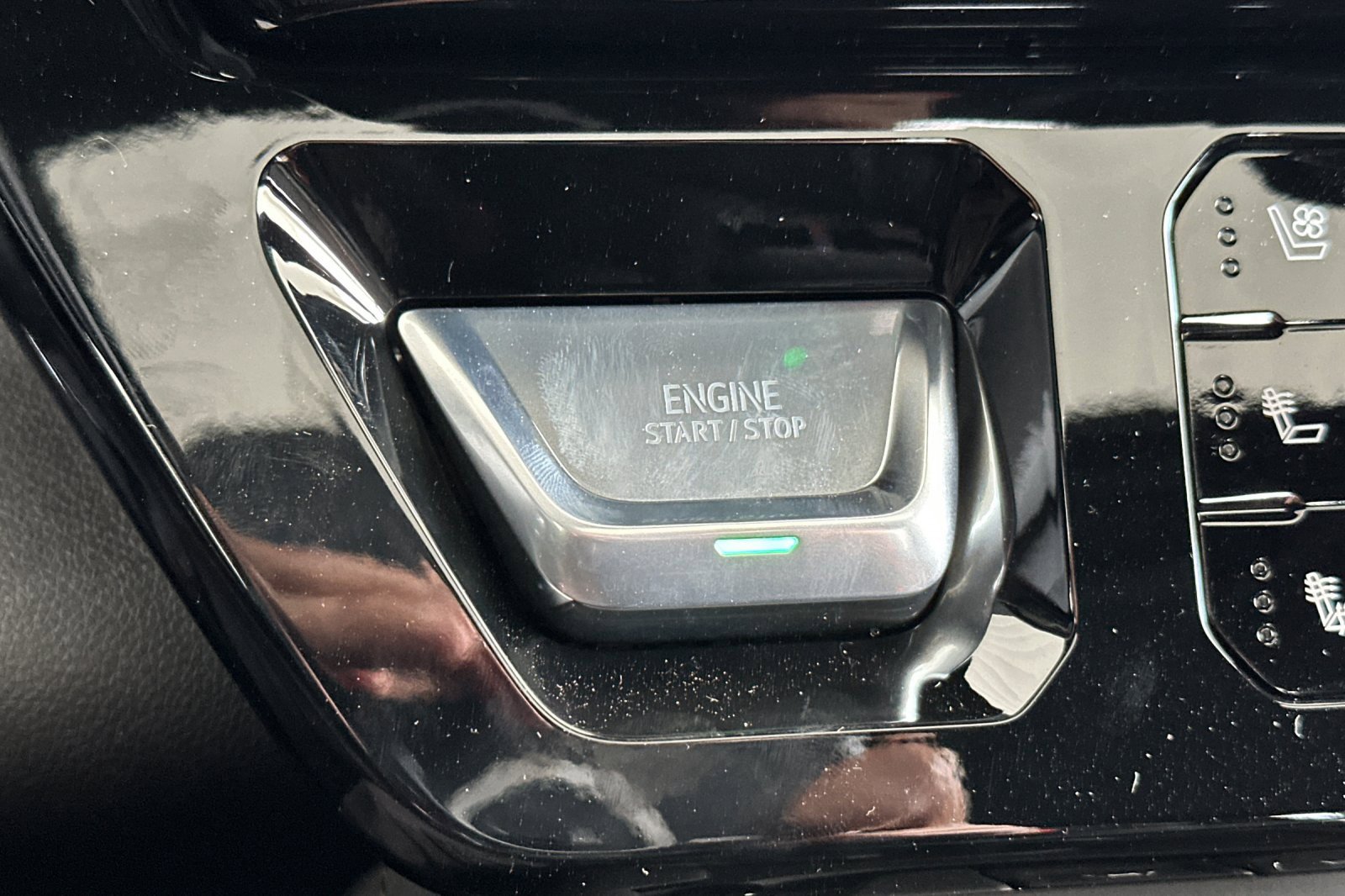 New 2026 GMC Sierra 1500 AT4 w/ Technology Package image 23
