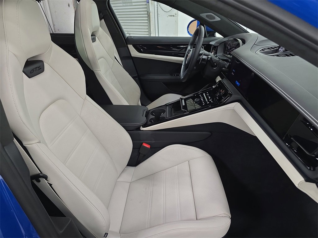Certified 2025 Porsche Panamera GTS image 27