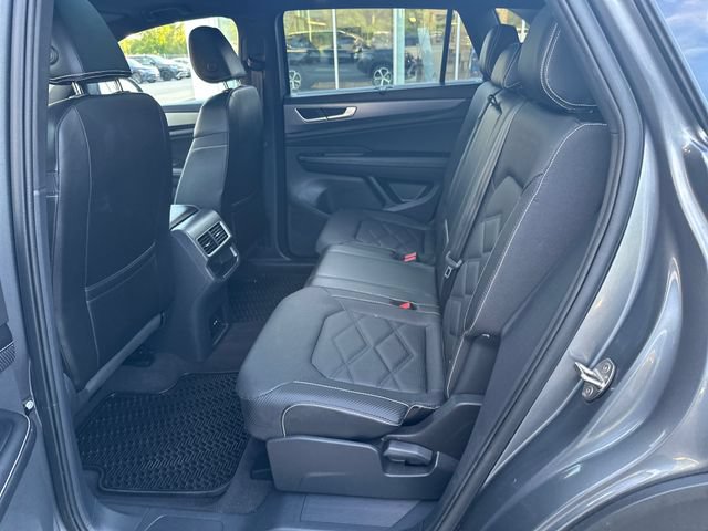 Certified 2024 Volkswagen Atlas Cross Sport SE w/ Panoramic Sunroof Package AWD/4WD image 32