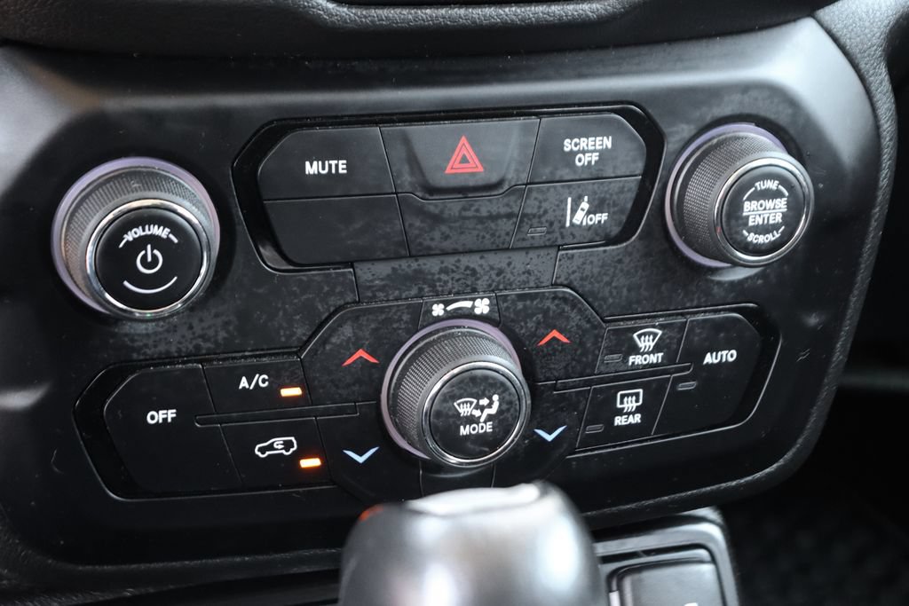 Used 2023 Jeep Renegade Trailhawk AWD/4WD image 25