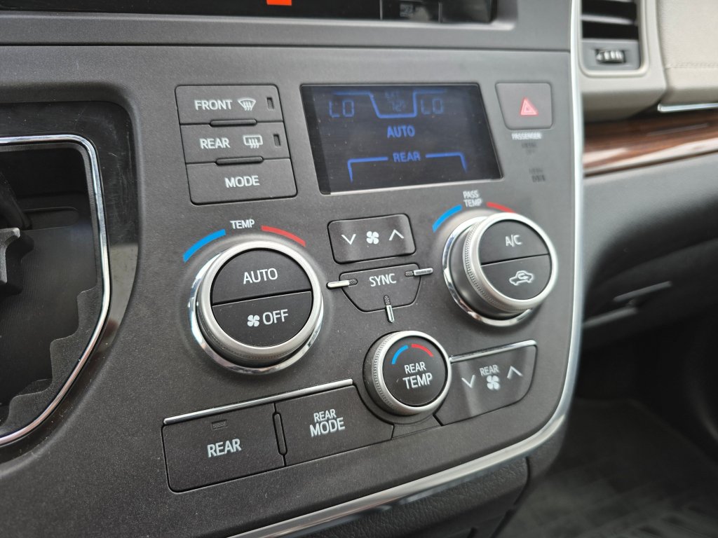 Used 2015 Toyota Sienna Limited Premium AWD/4WD image 14