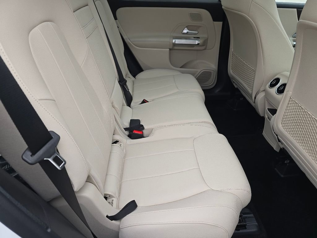 New 2026 Mercedes-Benz GLB 250 4MATIC image 19