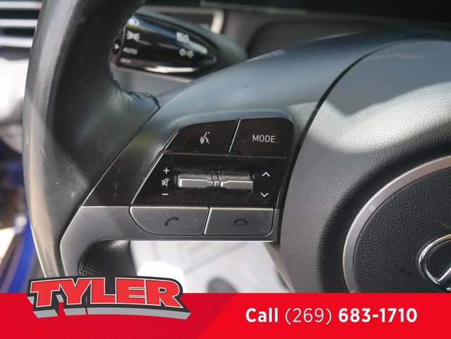 Used 2022 Hyundai Elantra Limited FWD image 24