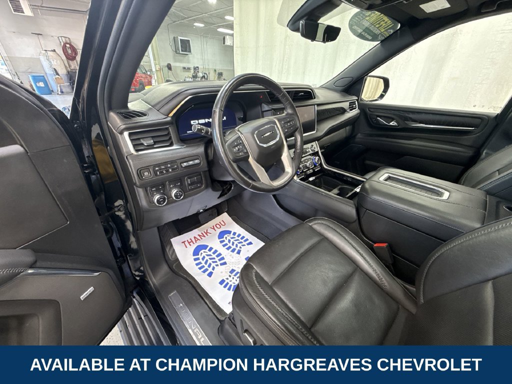 Used 2022 GMC Yukon Denali w/ Denali Premium Package AWD/4WD image 13