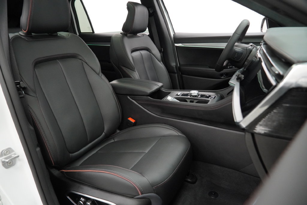 Used 2024 Jeep Wagoneer Launch Edition AWD/4WD image 38