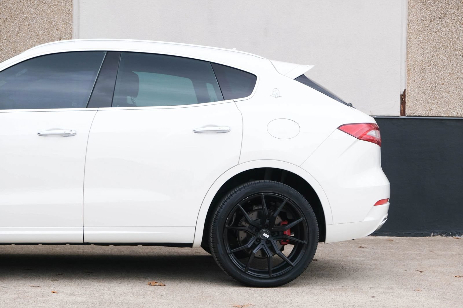 Used 2017 Maserati Levante S AWD/4WD image 8