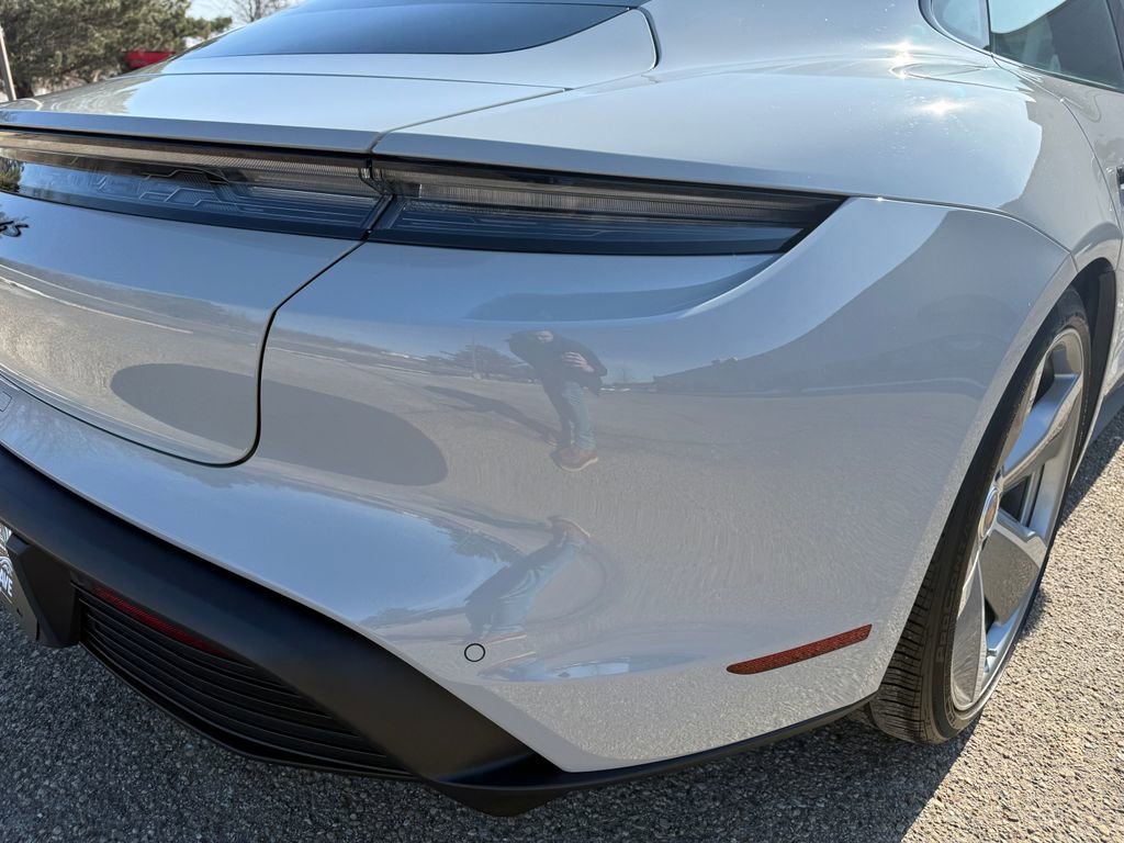Used 2021 Porsche Taycan 4S image 10