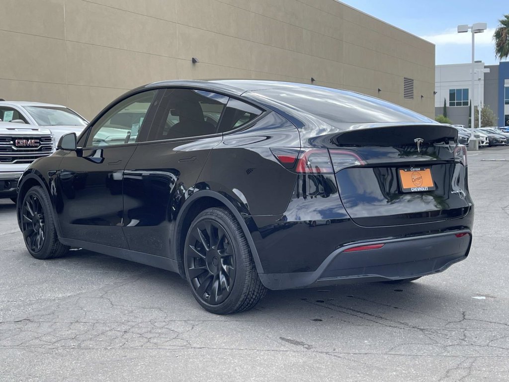 Used 2024 Tesla Model Y Long Range AWD/4WD image 5