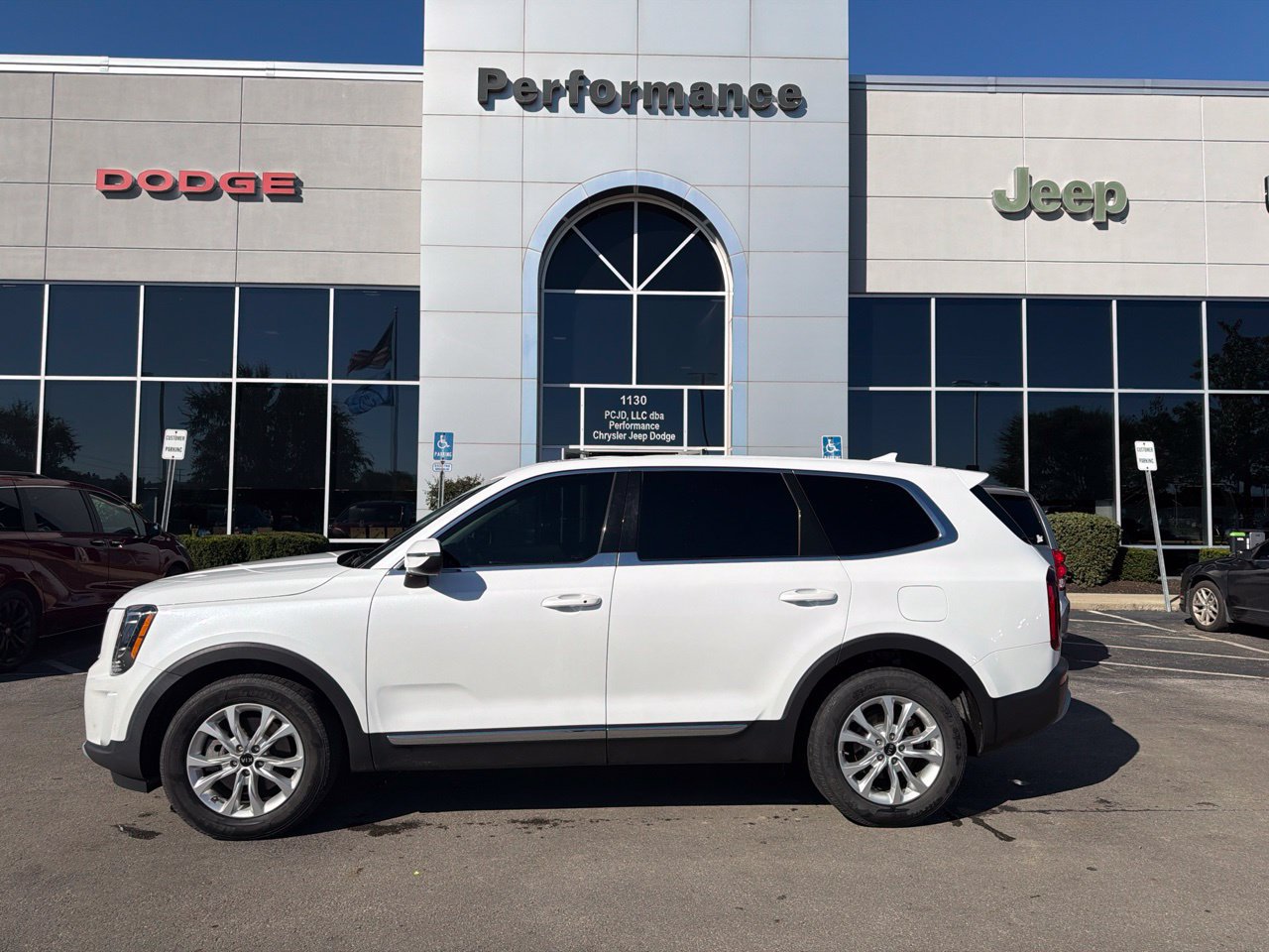 Used 2020 Kia Telluride LX AWD/4WD image 5