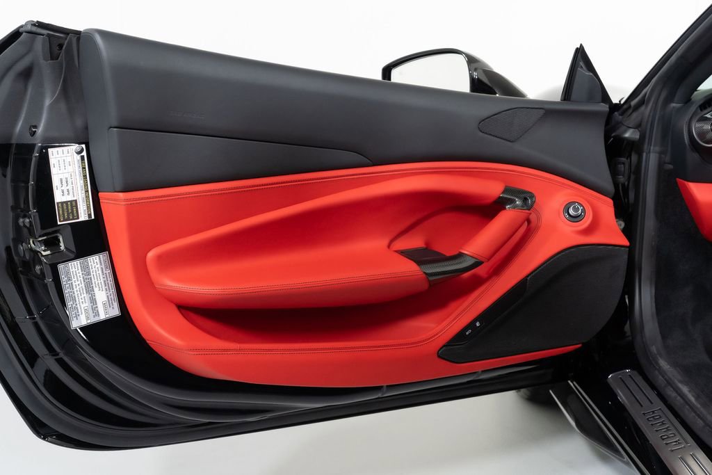 Used 2023 Ferrari F8 Tributo RWD image 32