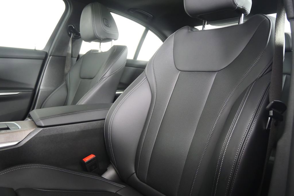 Certified 2025 BMW 330i Sedan image 10