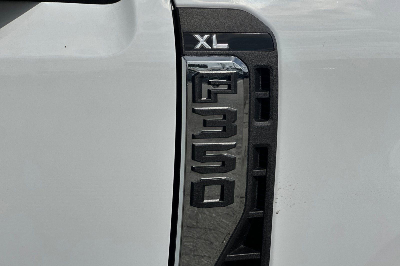 New 2026 Ford F350 XL w/ XL Chrome Package RWD image 23