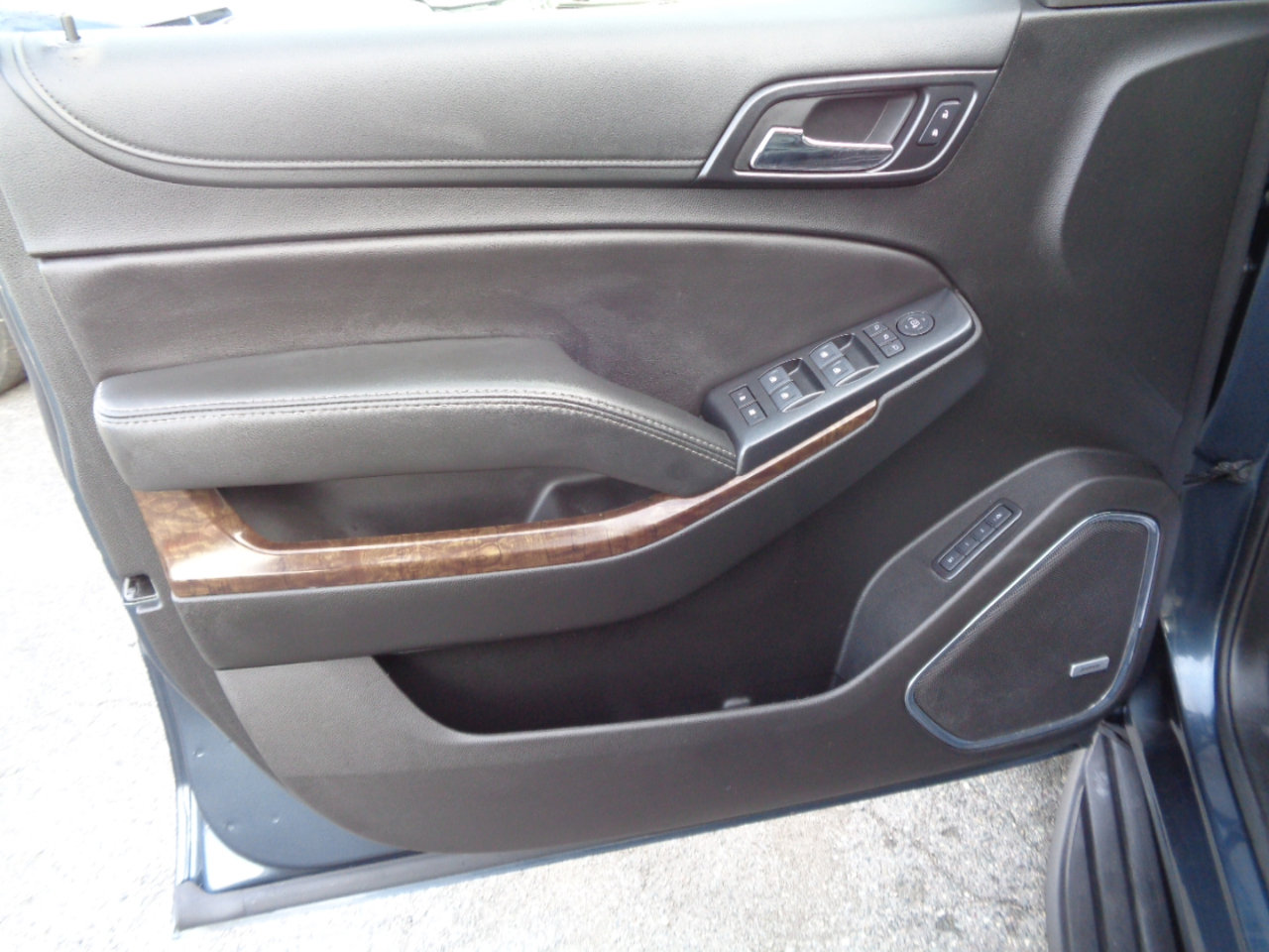 Used 2019 Chevrolet Suburban LT w/ Luxury Package image 20