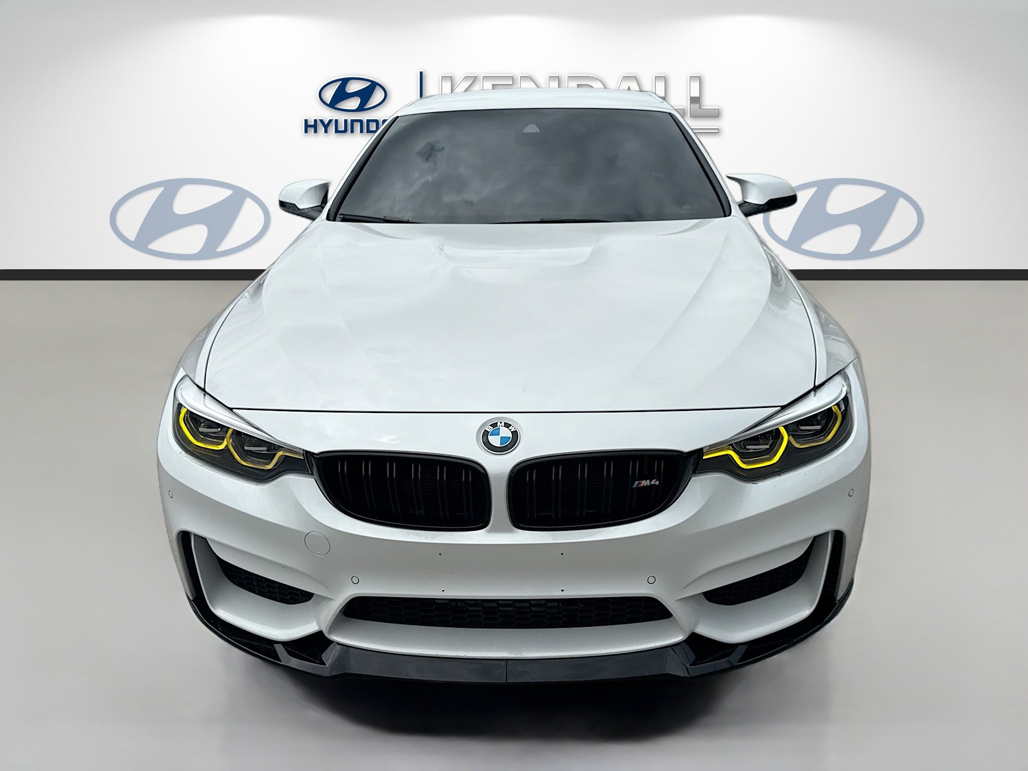 Used 2019 BMW M4 Convertible w/ Competition Package RWD image 2