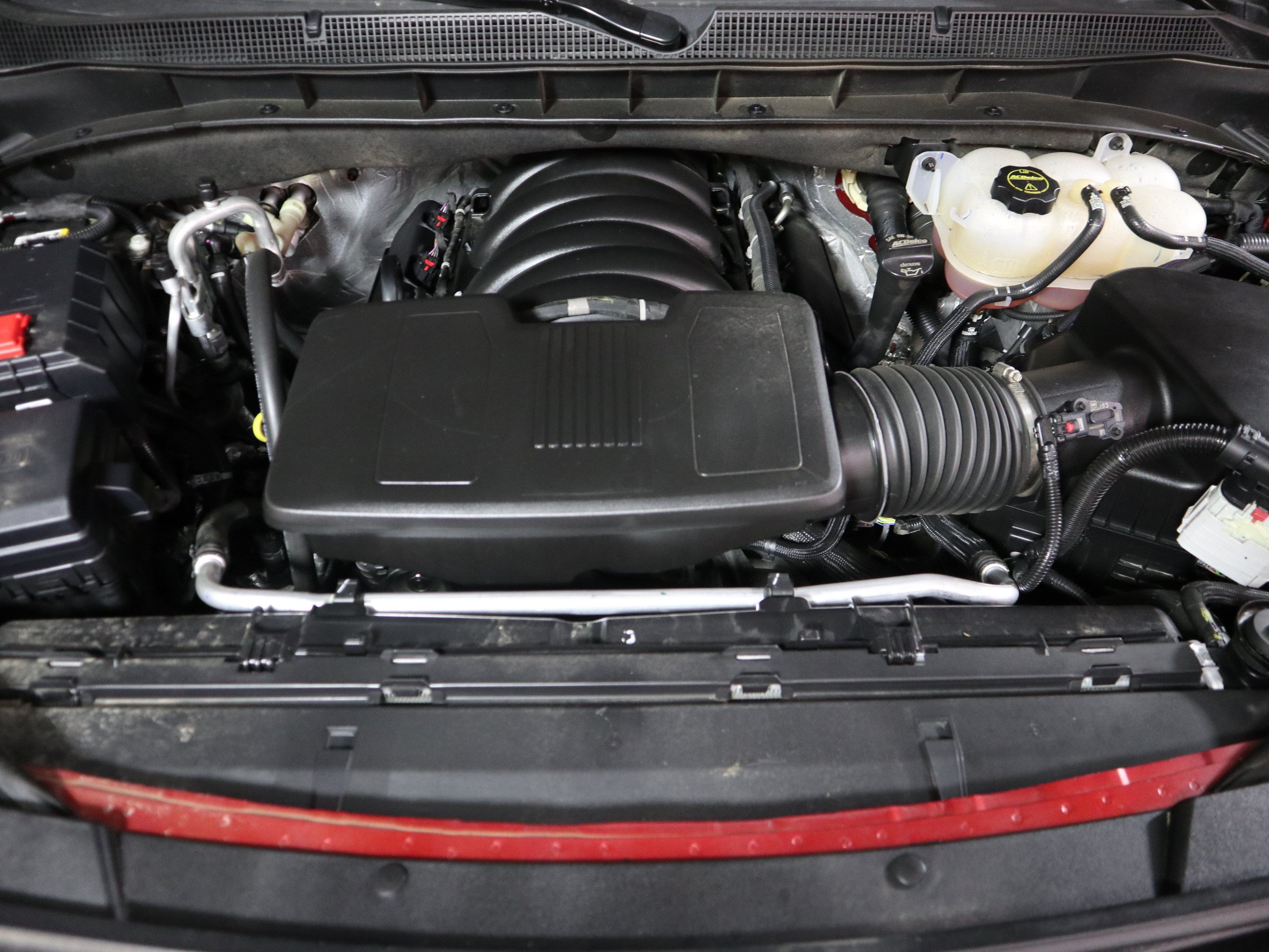 Used 2025 Chevrolet Suburban RST w/ RST Capability Package AWD/4WD image 11