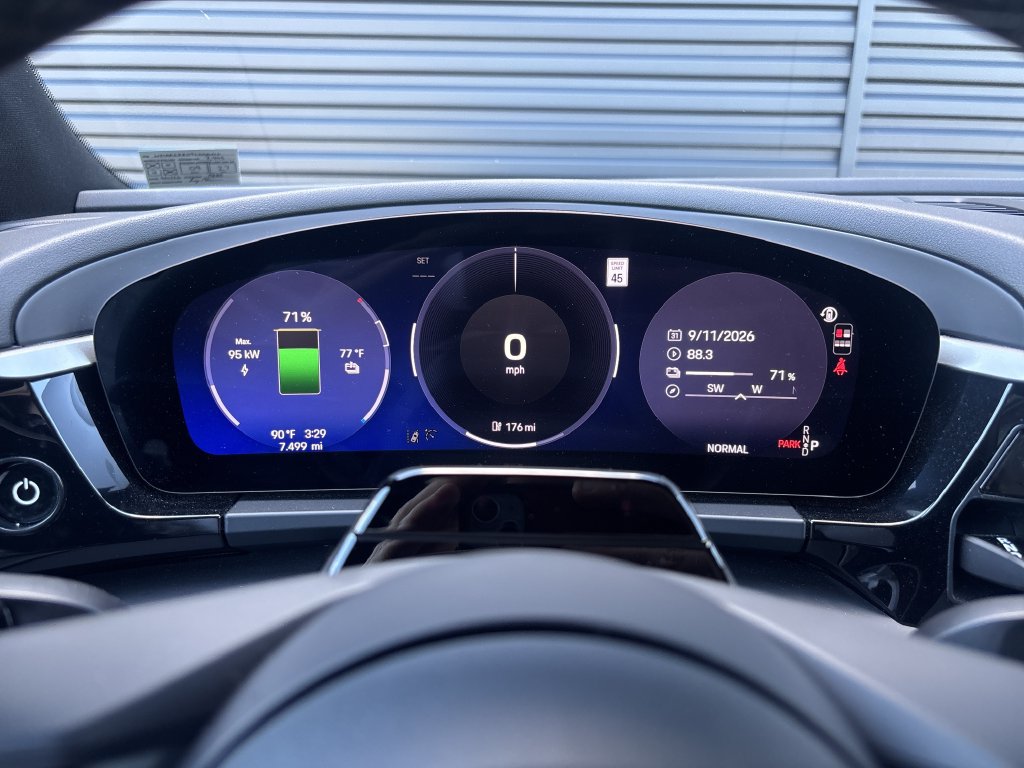 Certified 2026 Porsche Macan 4 Electric AWD/4WD image 16