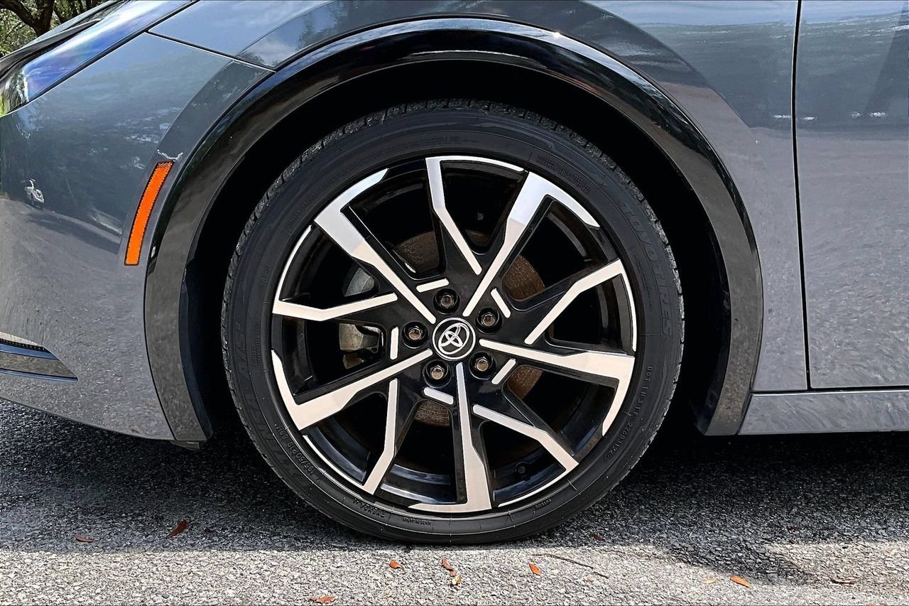 Used 2024 Toyota Prius Prime FWD image 34