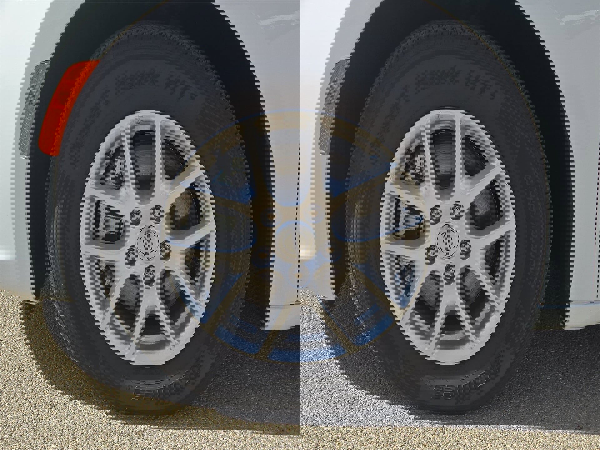 Used 2024 Chrysler Pacifica Touring-L image 11