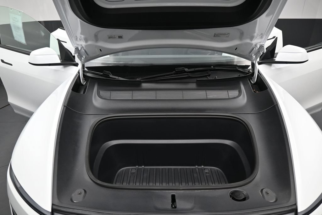 Used 2026 Tesla Model Y AWD image 36
