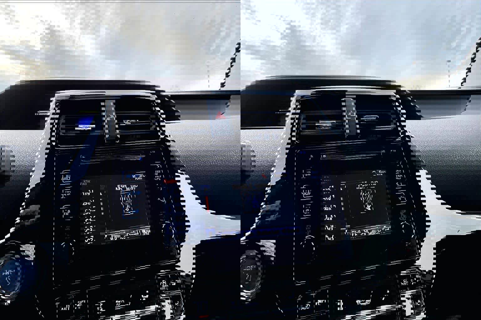 Used 2019 Toyota Prius LE image 32