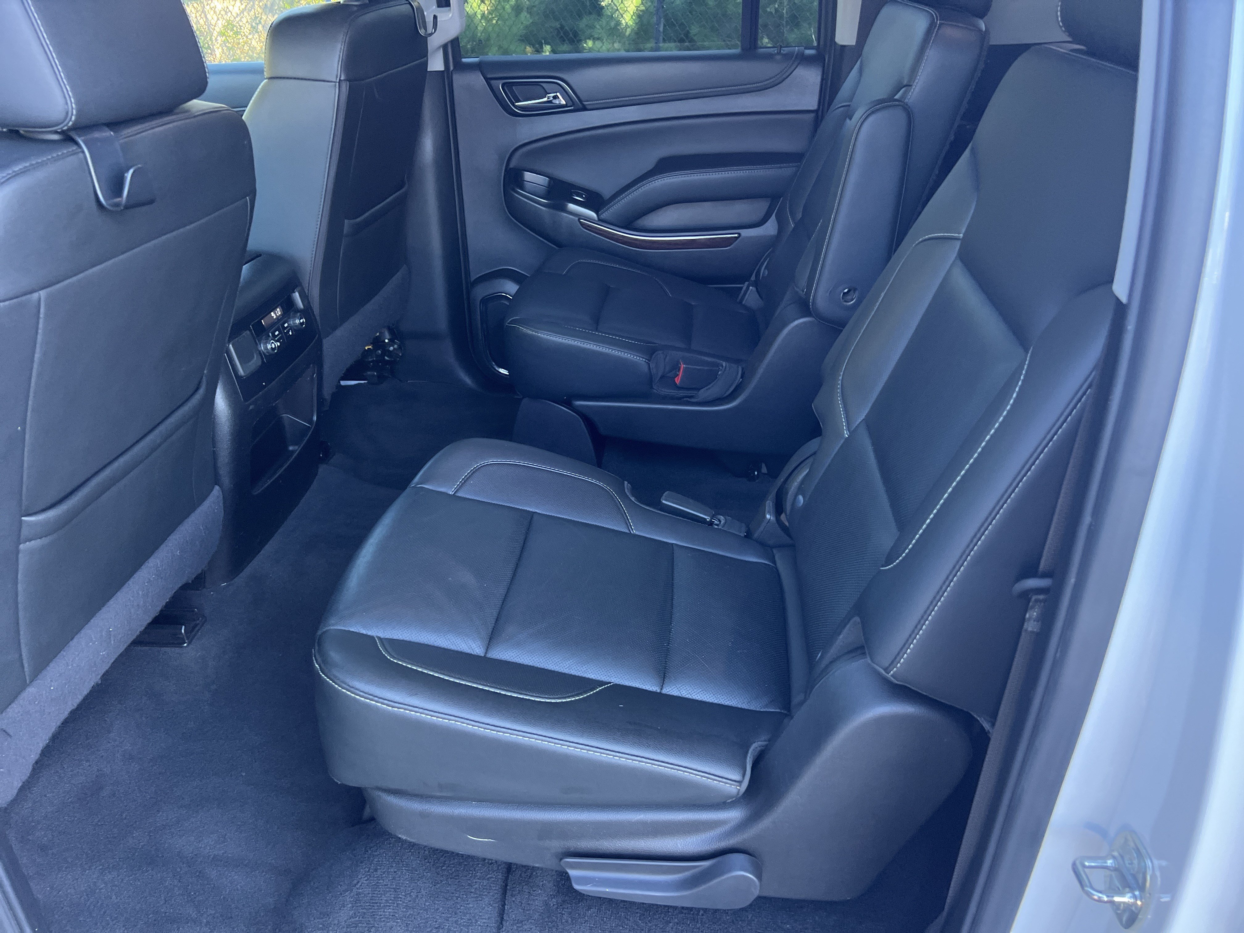 Used 2020 GMC Yukon XL SLT AWD/4WD image 29
