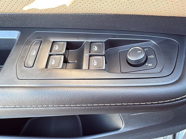 New 2026 Volkswagen Atlas Cross Sport SE image 16