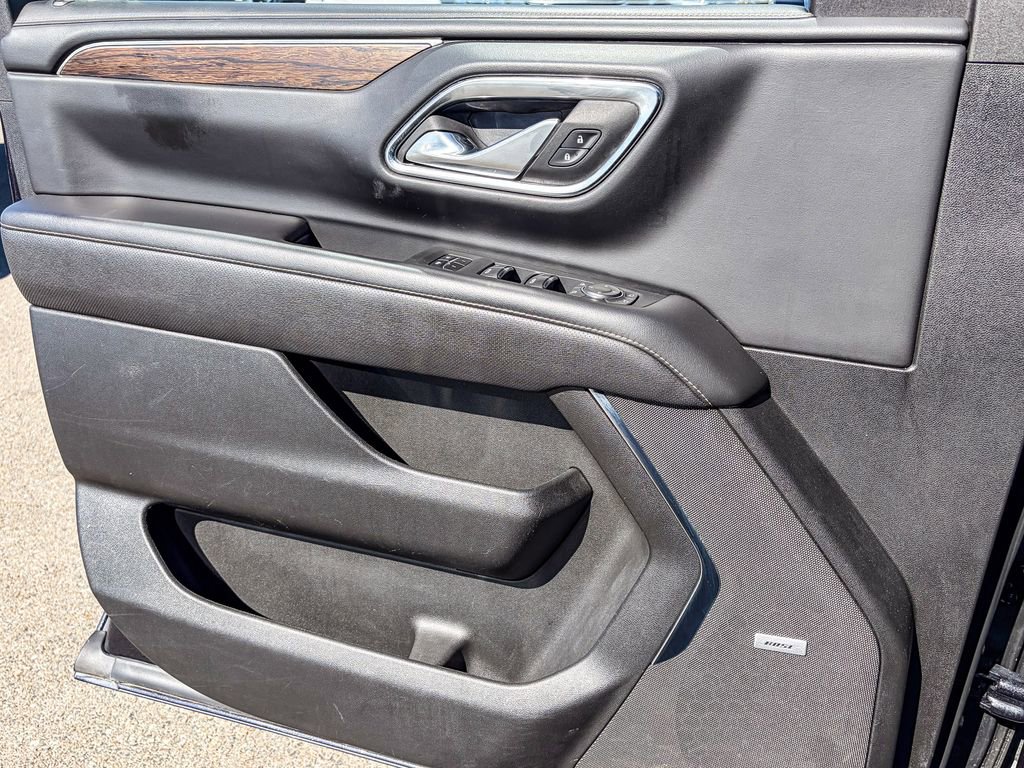 Used 2023 Chevrolet Suburban Premier image 44