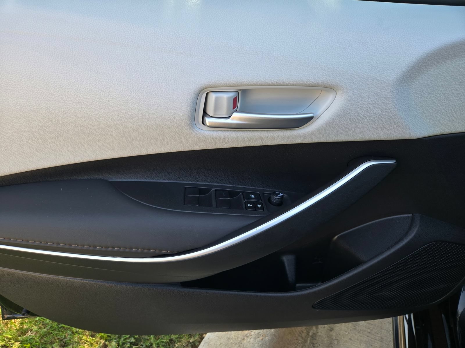 Used 2022 Toyota Corolla SE FWD image 27