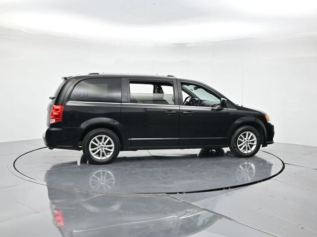 Used 2019 Dodge Grand Caravan SXT image 2