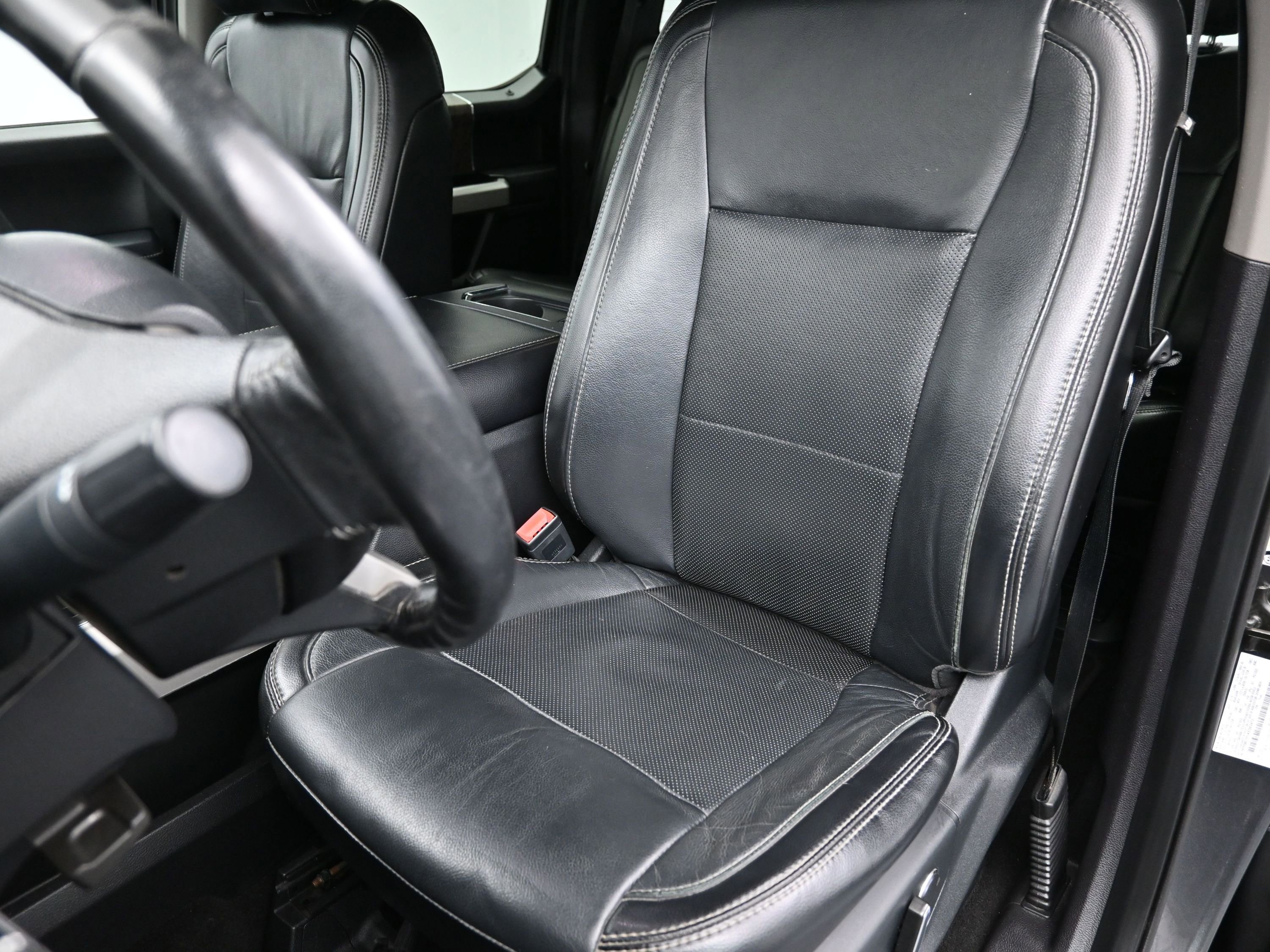 Used 2019 Ford F250 Lariat w/ Lariat Value Package image 21