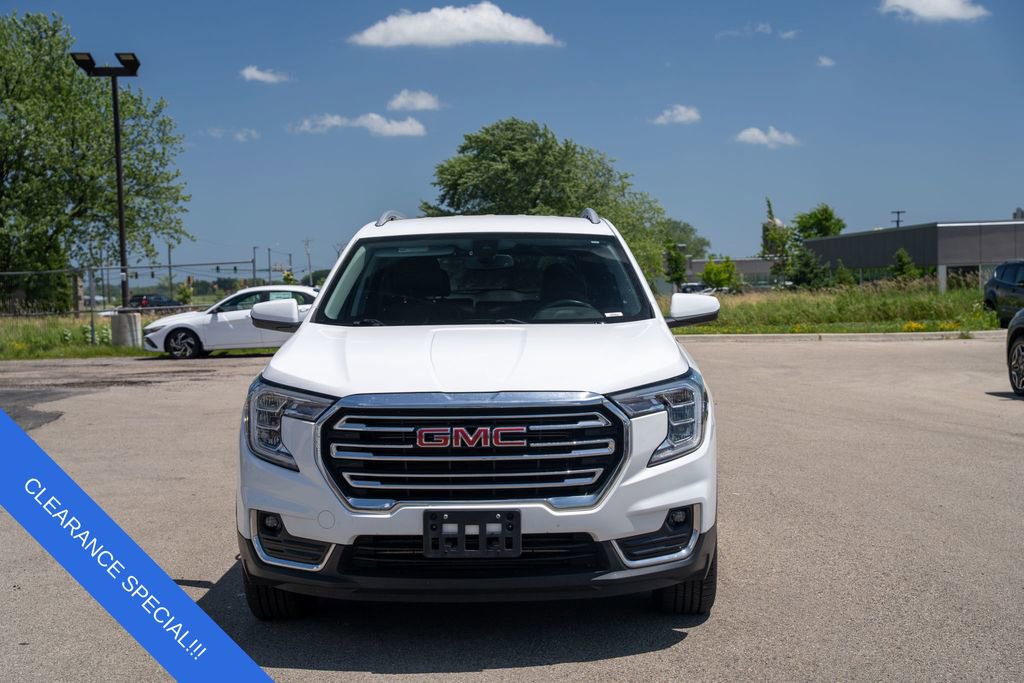 Used 2022 GMC Terrain SLT image 2