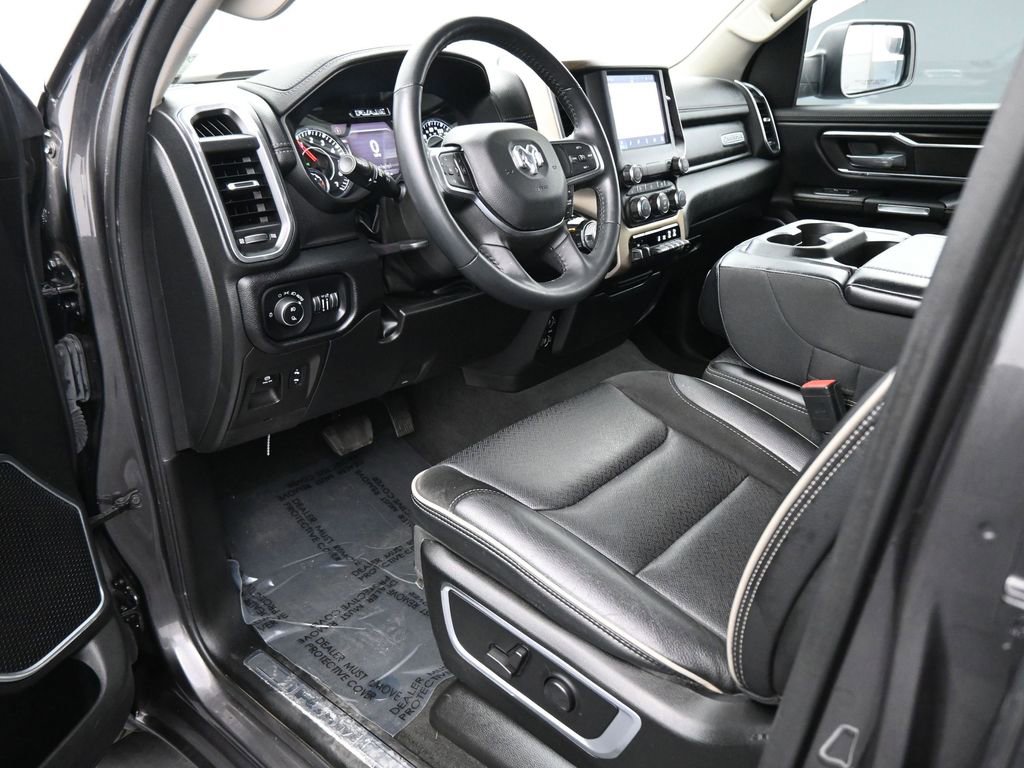 Used 2022 RAM 1500 Laramie AWD/4WD image 2