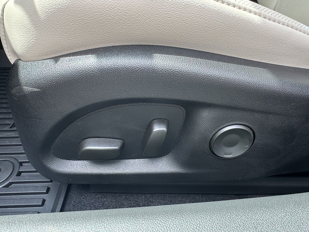 New 2025 Cadillac CT4 Premium Luxury image 17