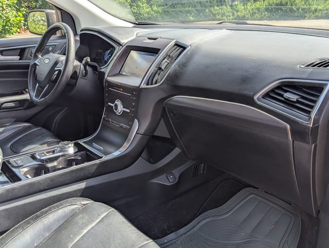 Used 2019 Ford Edge Titanium FWD image 27