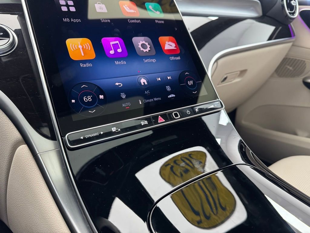 Used 2025 Mercedes-Benz GLC 300 4MATIC image 34