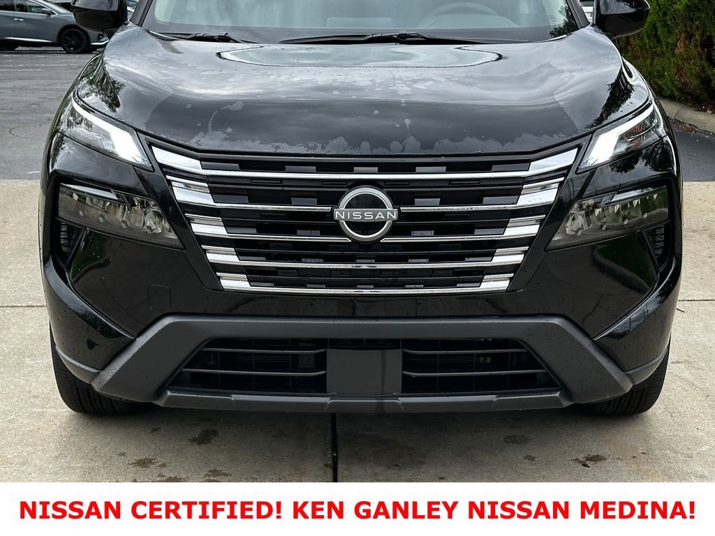 Certified 2026 Nissan Rogue SV AWD/4WD image 8