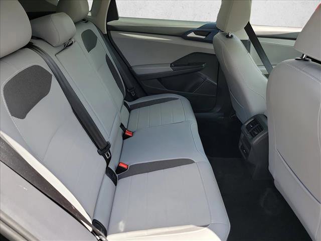 Used 2024 Volkswagen Taos SE image 13