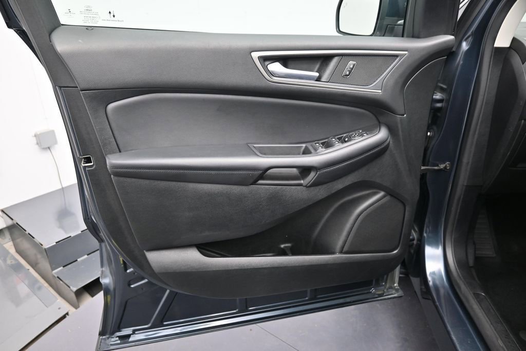 Used 2022 Ford Edge SEL w/ Convenience Package AWD/4WD image 9