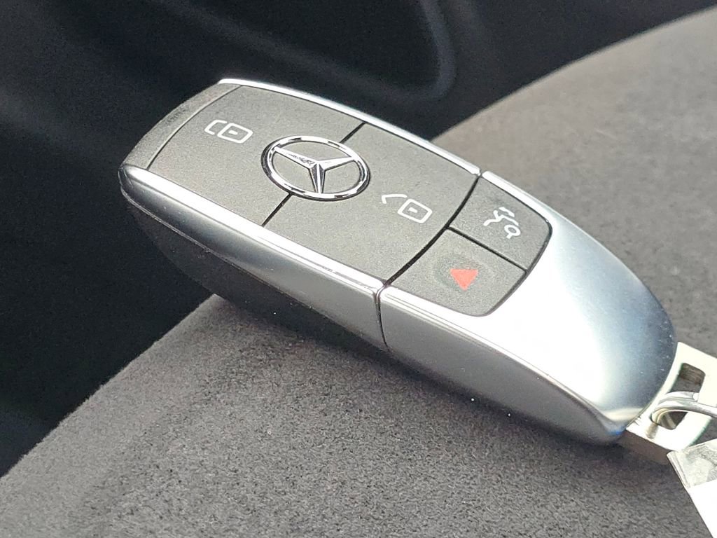 Certified 2025 Mercedes-Benz GLB 250 4MATIC image 36